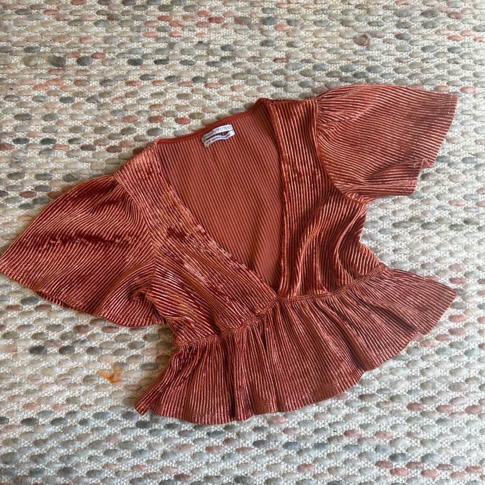Urban outfitters velvet rust top with flutter sleeves